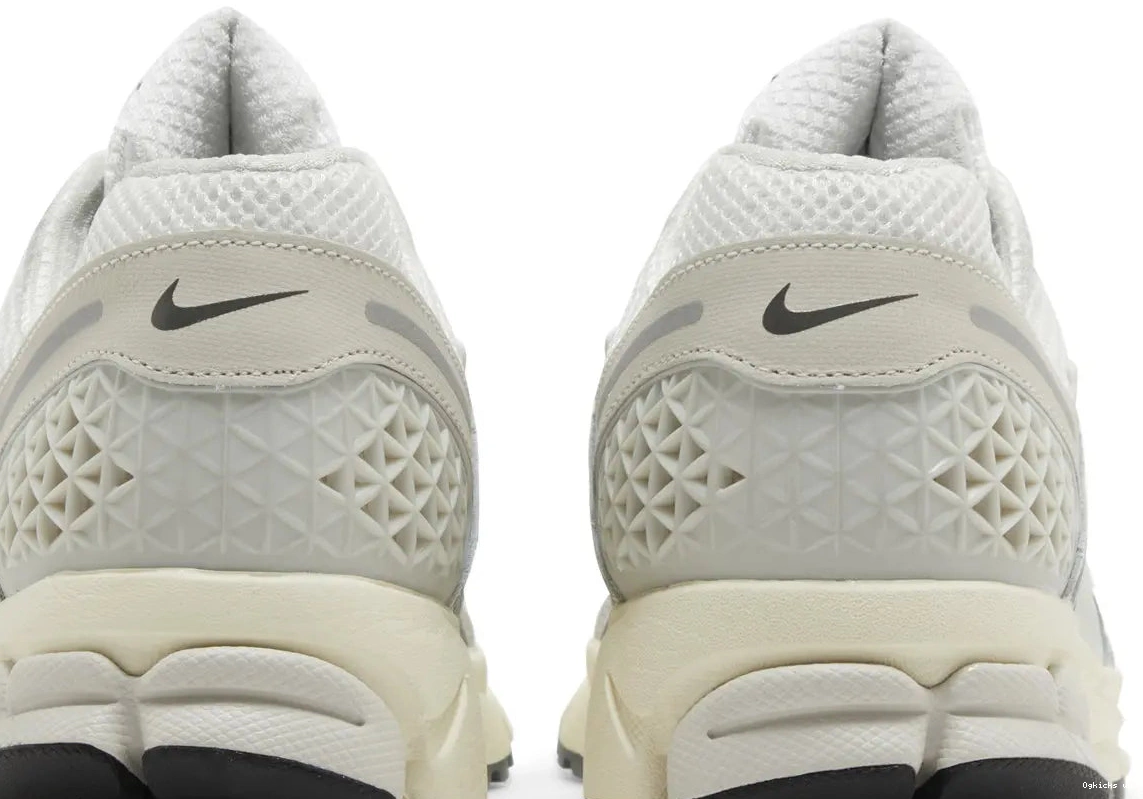5 Tint Nike Zoom Vomero Platinum 0706